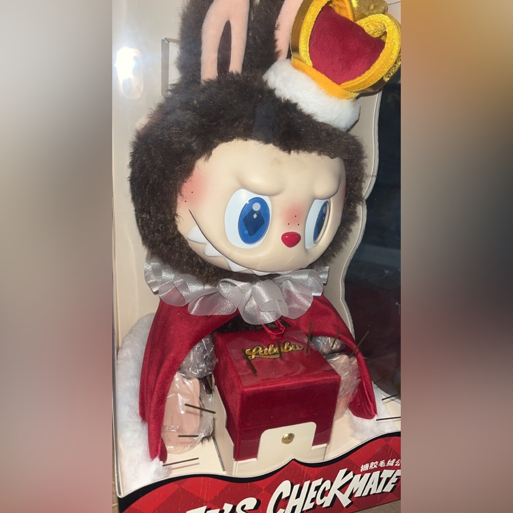 POP MART The Monsters Let’s Checkmate King - Picture 6 of 16